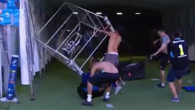 Les supporters du Grêmio attaque la VAR