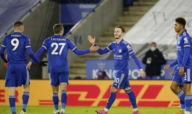 Les joueurs de Leicester se congratulent lors du match contre Chelsea