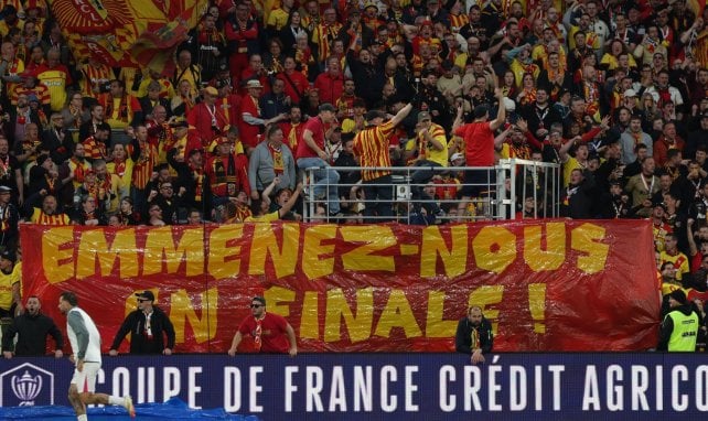 Coupe de France : la folle joie du RC Lens après sa qualification pour sa première finale depuis 1998