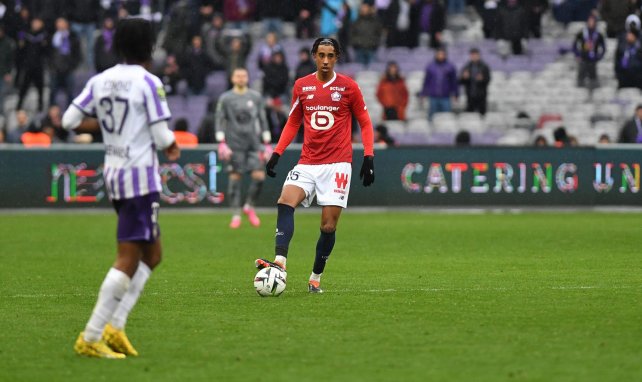 Leny Yoro avec le LOSC