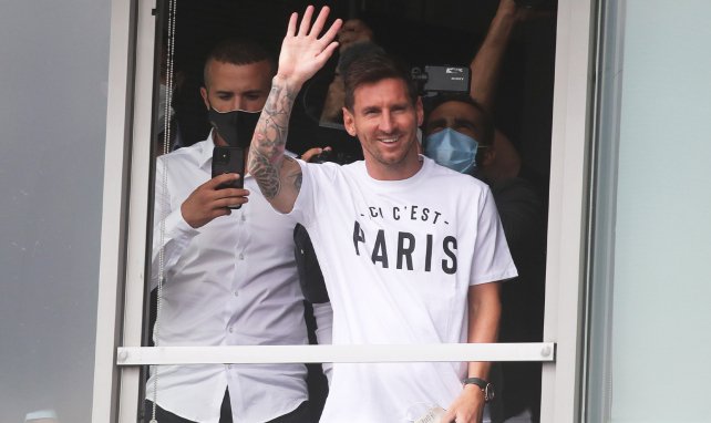 Lionel Messi est arrivé à l'aéroport de Paris - Le Bourget.