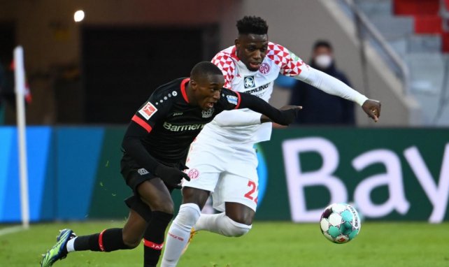 Moussa Diaby avec le Bayer Leverkusen contre Mayence