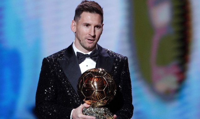 Lionel Messi avec son 7ème Ballon d'Or
