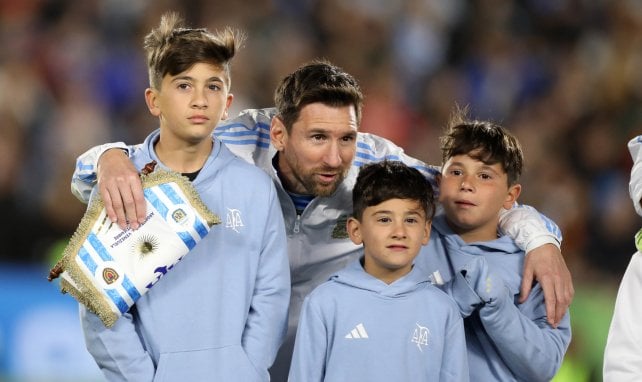 Barça : Lionel Messi dément une arrivée de son fils Thiago