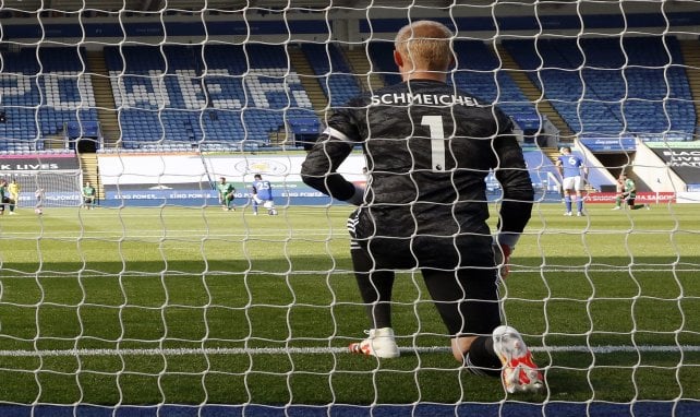 Kasper Schmeichel, genou à terre
