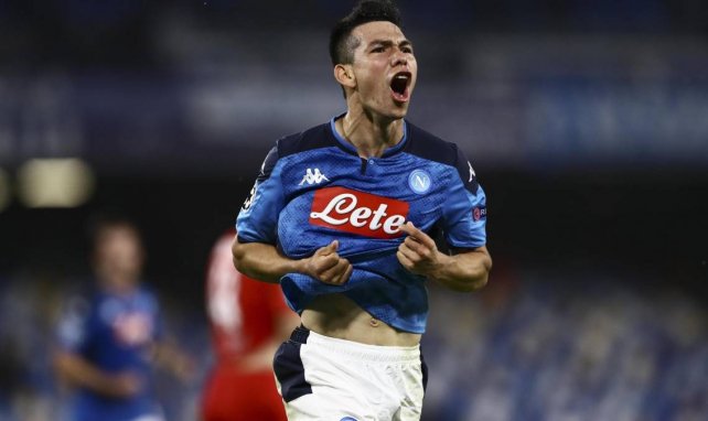 Hirving Lozano célèbre un but sous le maillot de Naples