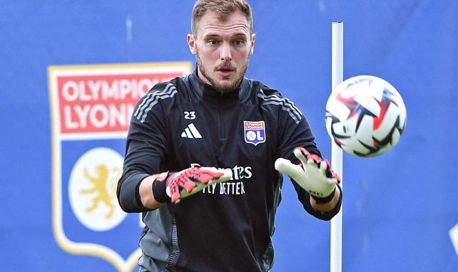 Lucas Perri, gardien titulaire de l'Olympique Lyonnais.