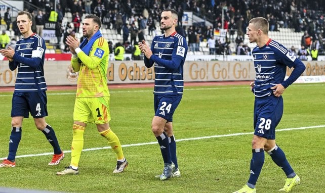 Lucas Perrin salue les supporters du HSV