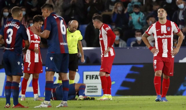 La déception de Luis Suarez lors du match nul concédé à Levante 