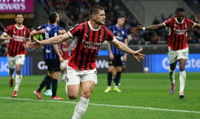 Luka Jović avec l'AC Milan