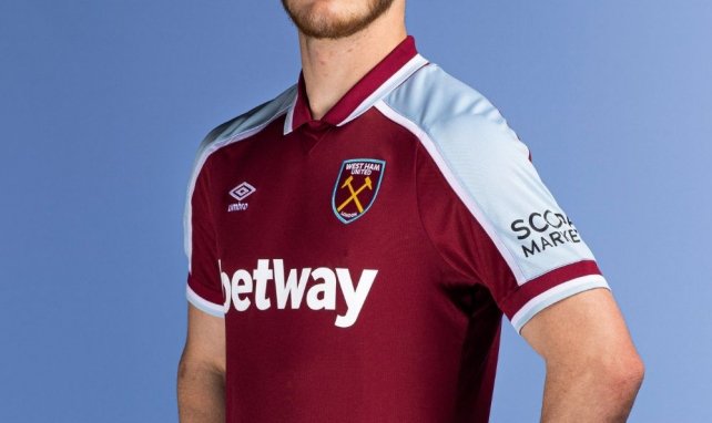 Declan Rice avec le nouveau maillot domicile des Hammers !