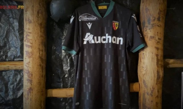 Le nouveau maillot extérieur du RC Lens pour la saison 2020/2021