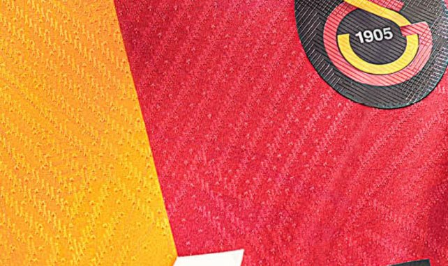Le maillot home de Galatasaray pour la saison 2022-2023