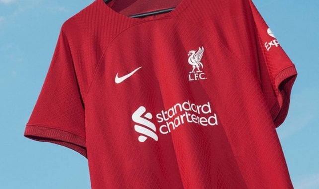Le maillot domicile 2022-2023 des Reds de Liverpool