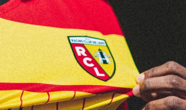 Le maillot home du RC Lens 22-23