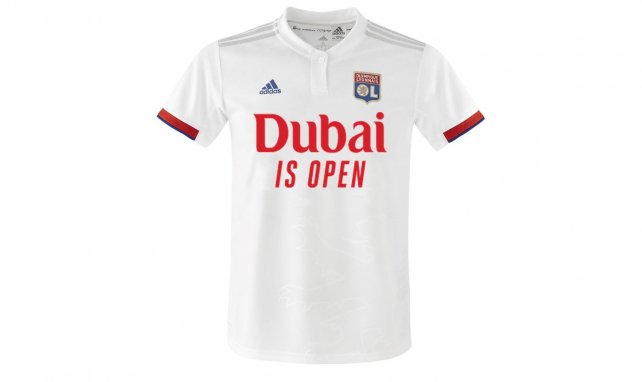 L'OL est son maillot spécial pour fêter son partenariat avec Emirates Airlines