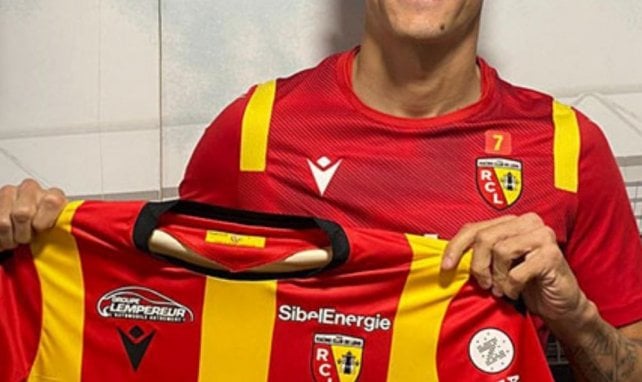 Le maillot spécial du RC Lens pour les 60 ans d'Auchan