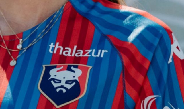 Le nouveau maillot domicile 22-23 du SM Caen par Kappa