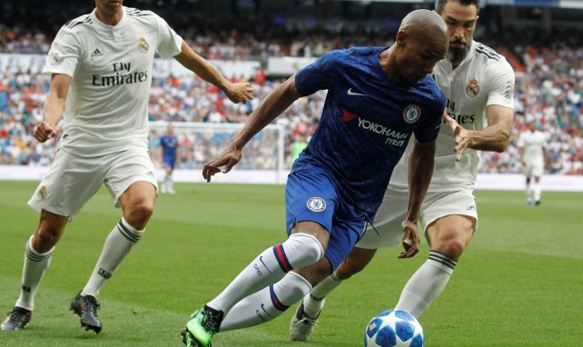Florent Malouda avec le maillot de Chelsea lors d'un match caritatif contre le Real Madrid