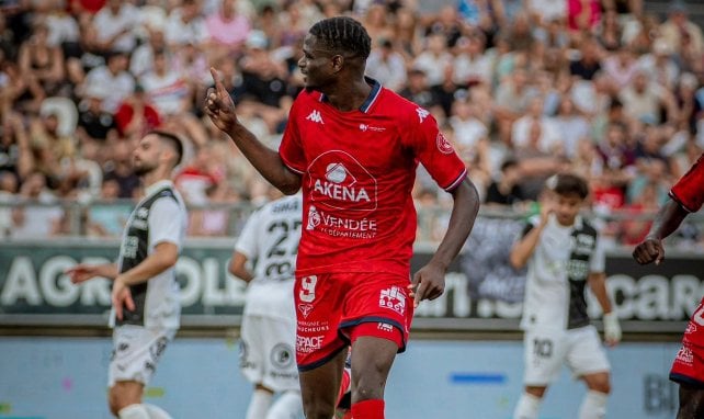 La sensation offensive de Ligue 3 Mansour Samb affole la fin de mercato 