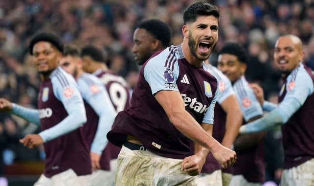 Marco Asensio sous le maillot d'Aston Villa.