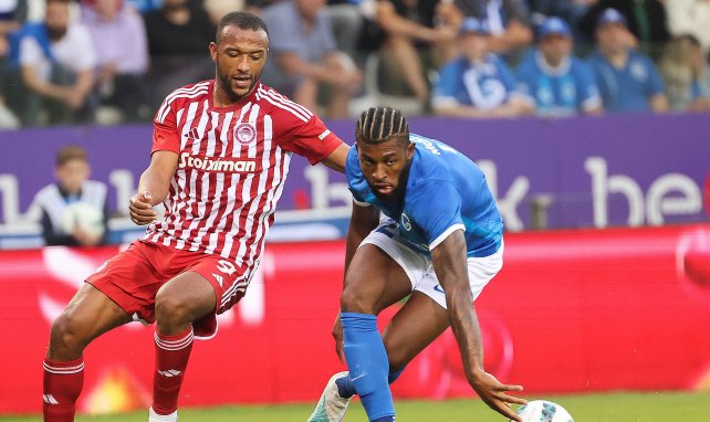 Mark McKenzie (à droite) avec le KRC Genk