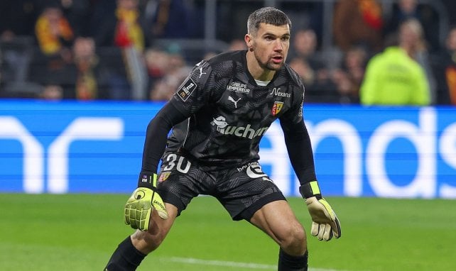 Mat Ryan en action avec le RC Lens