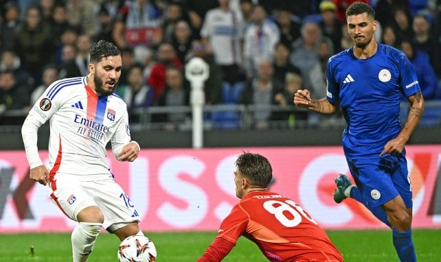 Rayan Cherki (OL) contre l'Olympiakos