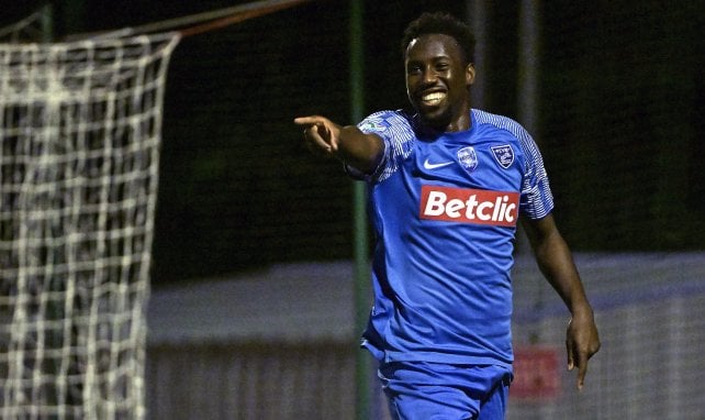 Ligue 3 : le coup franc exceptionnel d’Adama Diakité face à Versailles