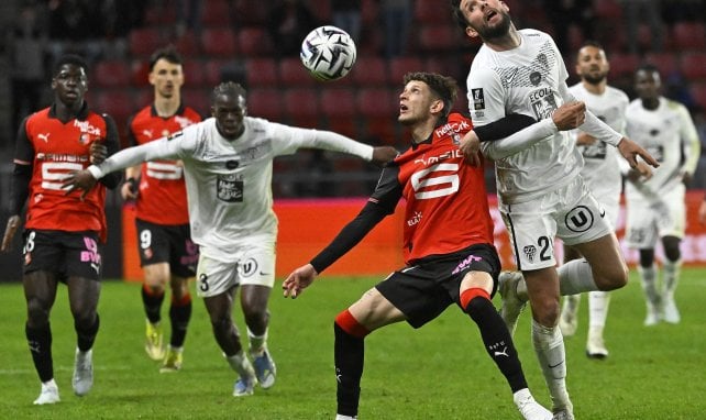 Le but splendide de Sebastian Szymański face au PSG