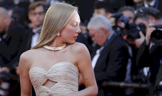 Ester Exposito défend son couple avec Kylian Mbappé