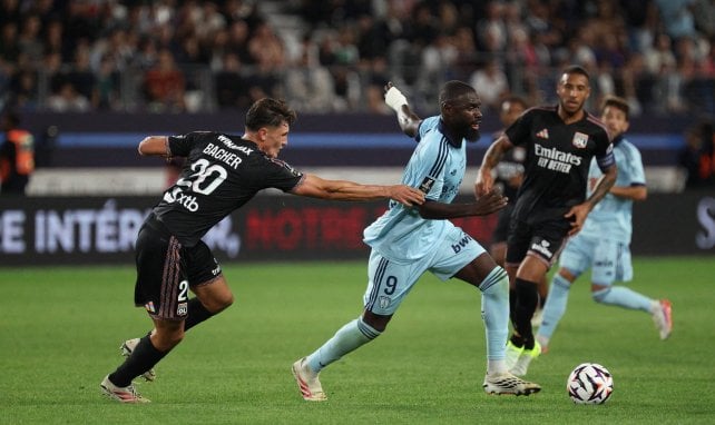 Ligue 1 : le Paris FC et l’OL se neutralisent, Auxerre gagne enfin et enfonce Nice, Toulouse évite le pire à Lorient