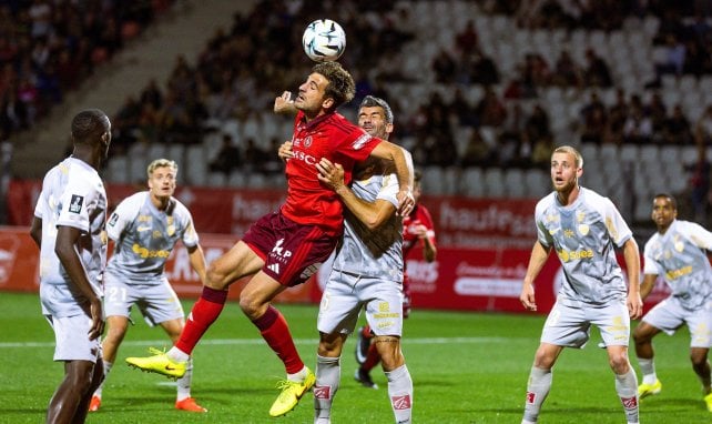 Ligue 2 : Reims et Montpellier se neutralisent, victoire spectaculaire de Nancy à Rodez, Dijon s’impose à Annecy