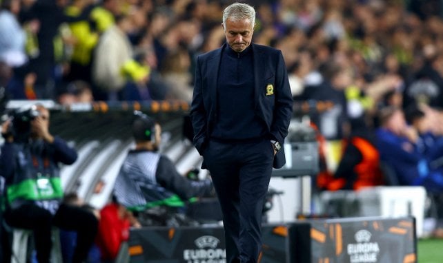 José Mourinho sur le banc de la Fenerbahçe