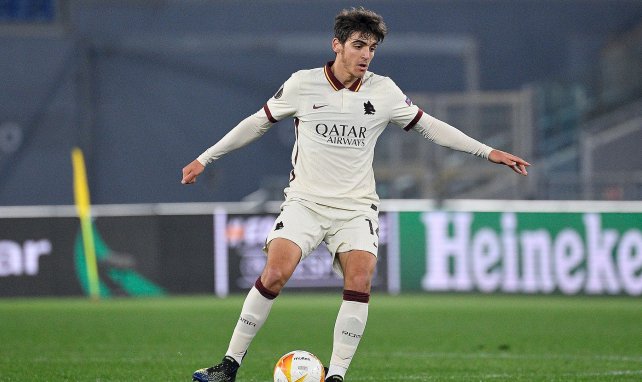 Gonzalo Villar (AS Roma) en action contre l'Ajax Amsterdam