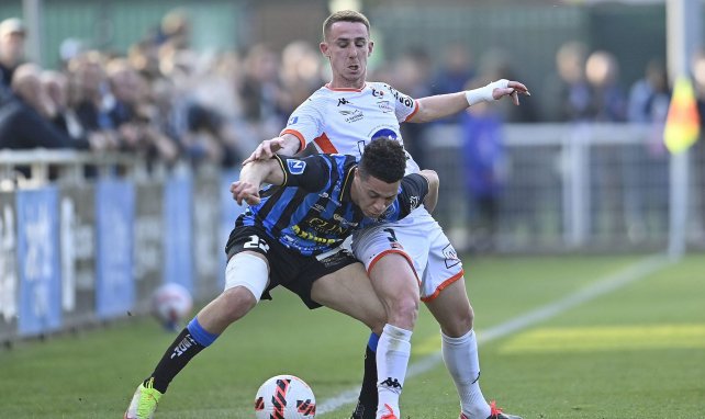 Melvyn Doremus (Chambly) au duel avec Kévin Perrot (Laval)