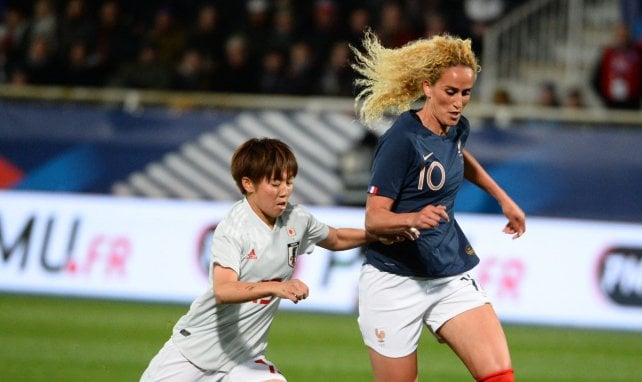 Kheira Hamraoui avec la France face au Japon en avril 2019