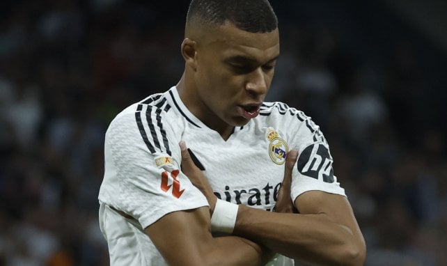 Kylian Mbappé célèbre un but avec le Real Madrid