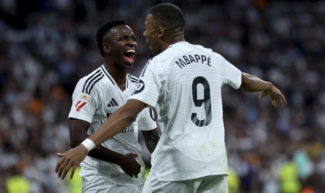 Vinicius Jr et Kylian Mbappé célèbrent un but