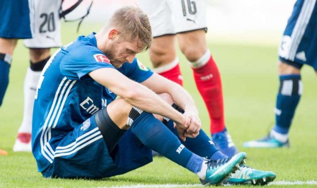 Aaron Hunt, abattu après le match nul (1-1) du HSV face à Stuttgart