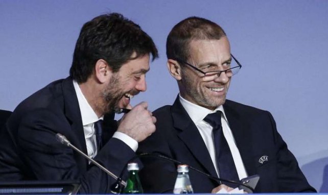 Andrea Agnelli et Aleksander ?eferin lors d'un congrès de l'UEFA à Rome