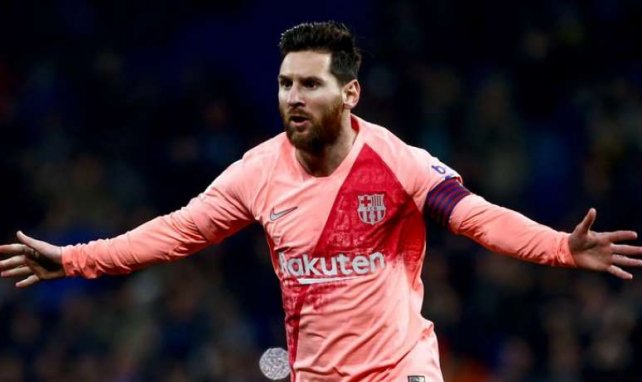 Avec un doublé sur coup-franc, Lionel Messi fait son entrée !