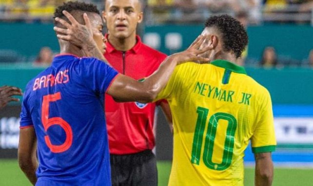 Barrios et Neymar lors du match amical disputé cette nuit