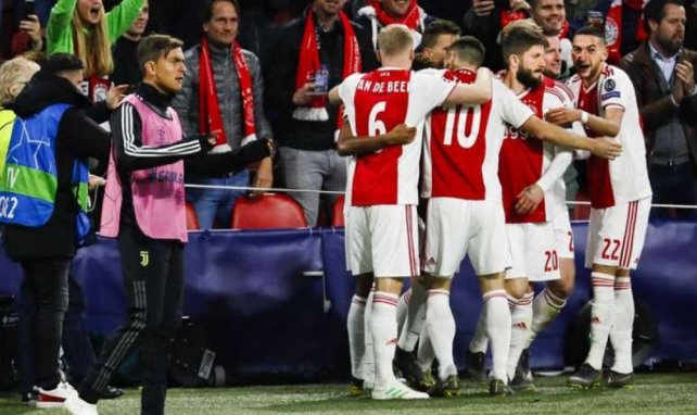 Les joueurs de l'Ajax fêtent un but en Ligue des Champions
