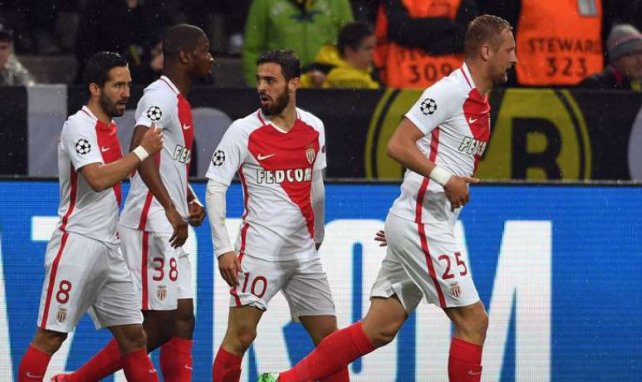 Les joueurs de Monaco célèbrent un but au Signal Iduna Park de Dortmund