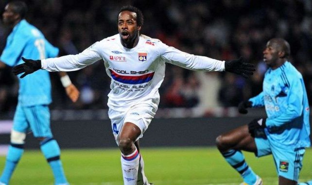 PSG Sidney Govou