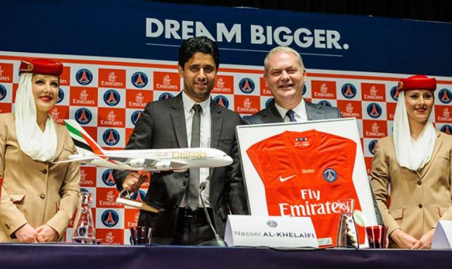 Nasser Al-Khelaifi et le vice president executif de Fly Emirates Thierry Antinori en 2013