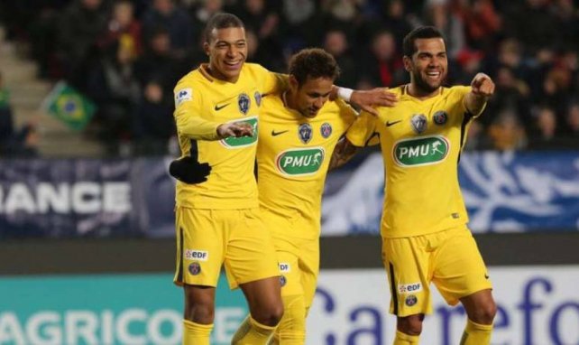 Neymar et Mbappé fête un but face à Rennes en Coupe de France