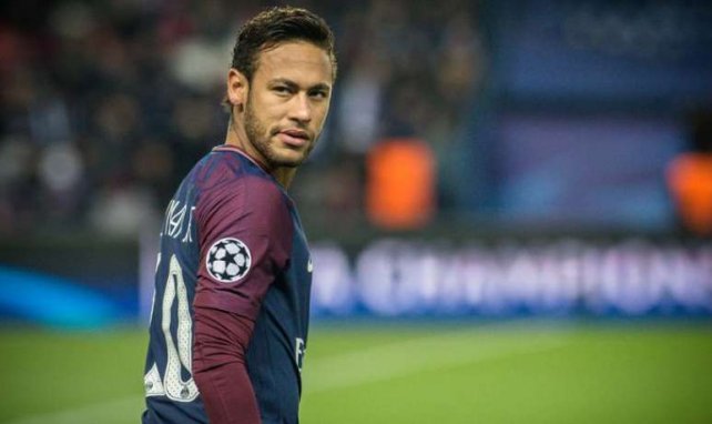 Neymar sous le maillot du PSG en Ligue des Champions