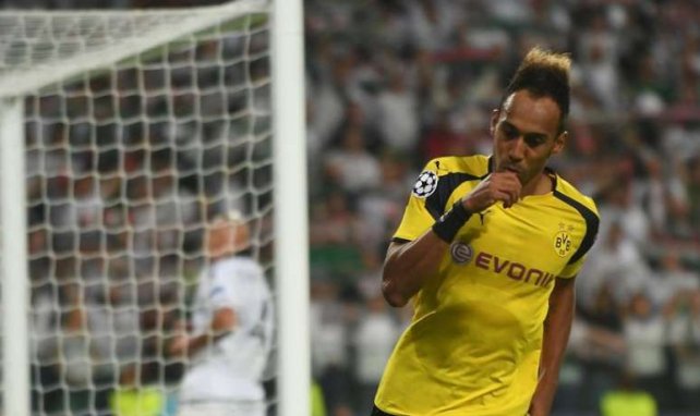 Pierre-Emerick Aubameyang célèbre un de ses buts avec le Borussia Dortmund en Ligue des Champions